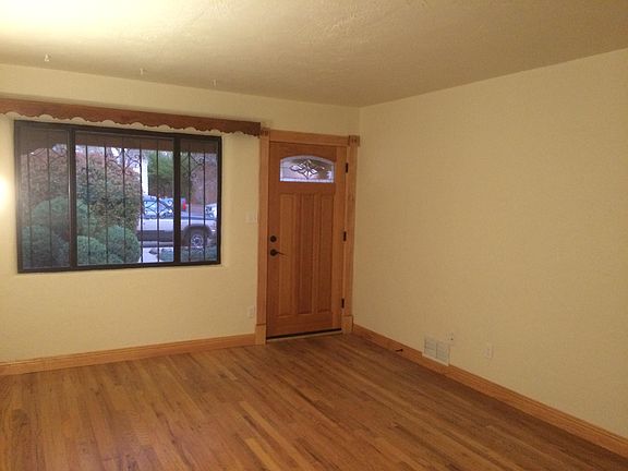 2nd image of 901 Wilmoore Dr SE