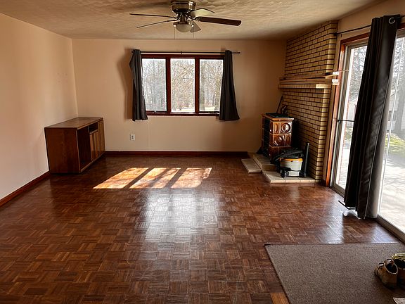 3rd image of 2260 W 130th St