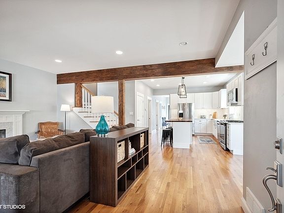 3rd image of 825 Asbury Ave
