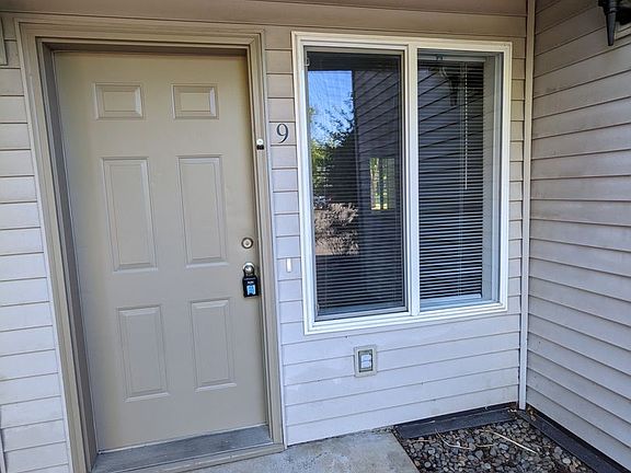 5th image of 1765 SW Tamarack St #9