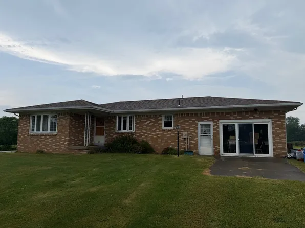 9438 Middle Rd, Lake City, PA 16423
