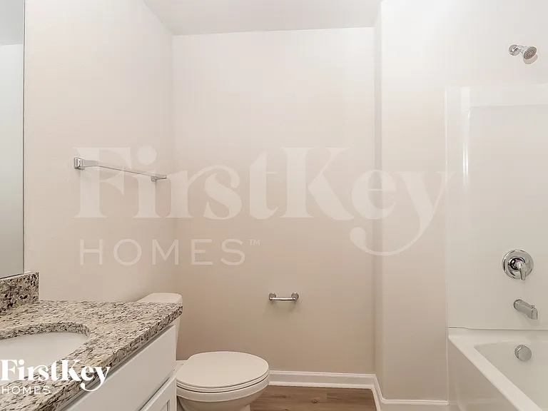 3040 Crescent Lake Ln — Photo 16