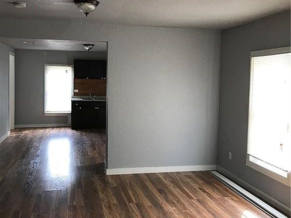 3rd image of 2553 W San Antonio St