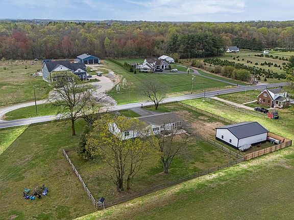 5th image of 2363 Woodlytown Rd