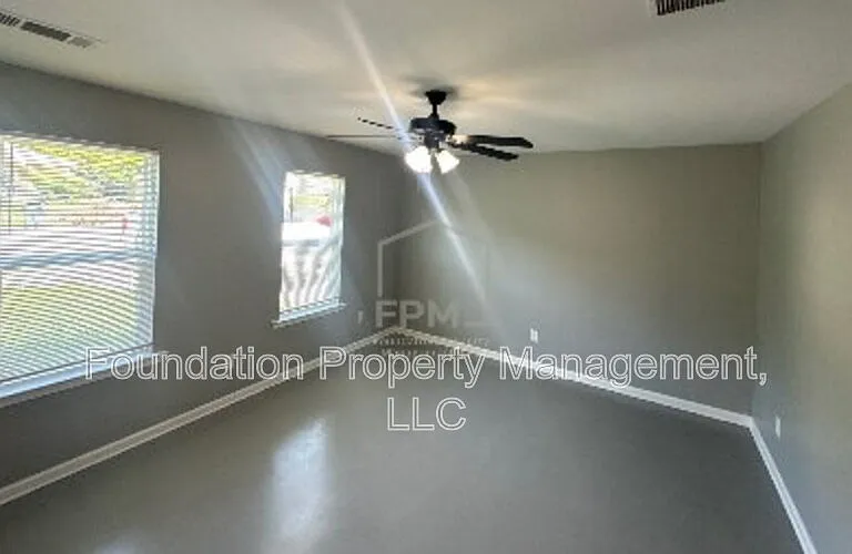 307 Harrell St — Photo 8
