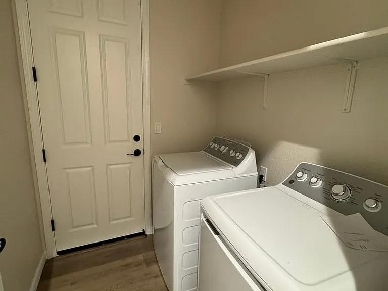 8260 Honor Ct — Photo 12