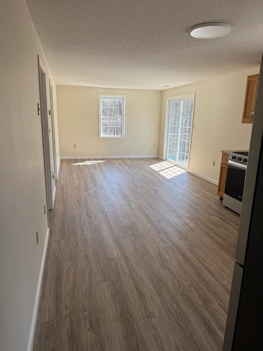 Building Photo - 1026 Hildreth St #2