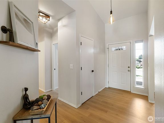 5th image of 20514 126th Street Ct E