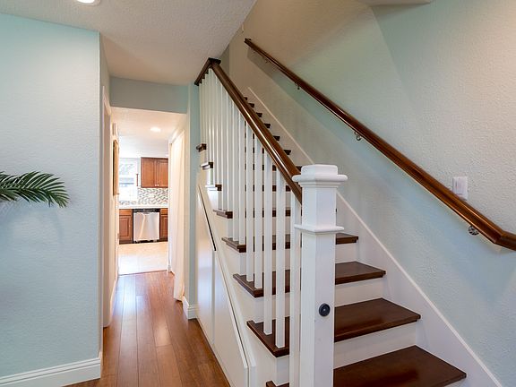 3rd image of 7183 Indian Valley Ct