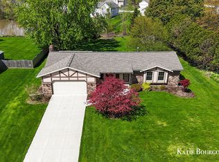 961 Maplerow Ave NW, Grand Rapids, MI 49534