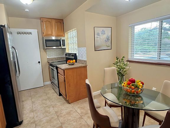 4th image of 3622 Hudson St #3622