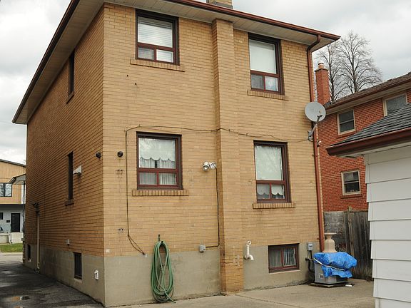 2nd image of 49 Algoma St #Basement
