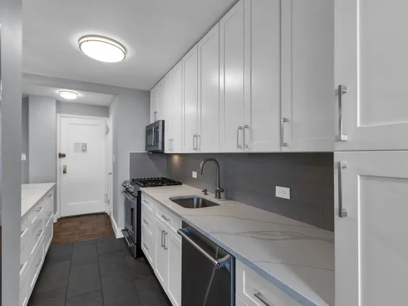 4555 Henry Hudson Pkwy W image 20 of 40