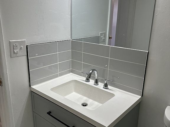 2nd image of 3333 Breckenridge Ln #1