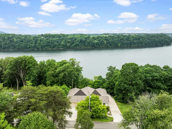 389 Lakeview Dr, Somerset, KY 42503