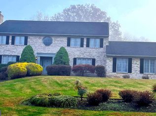 36 Hillstream Rd, Newark, DE 19711