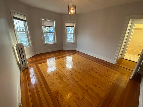 33 Everett Ave #3 Photo 1