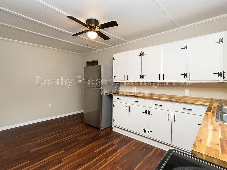 207 Napier St #1 — Photo 5