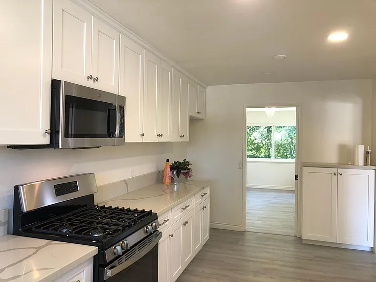 2817 Merlin Ave — Photo 7