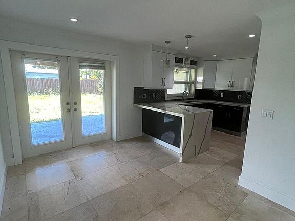 3rd image of 5071 Palo Verde Pl