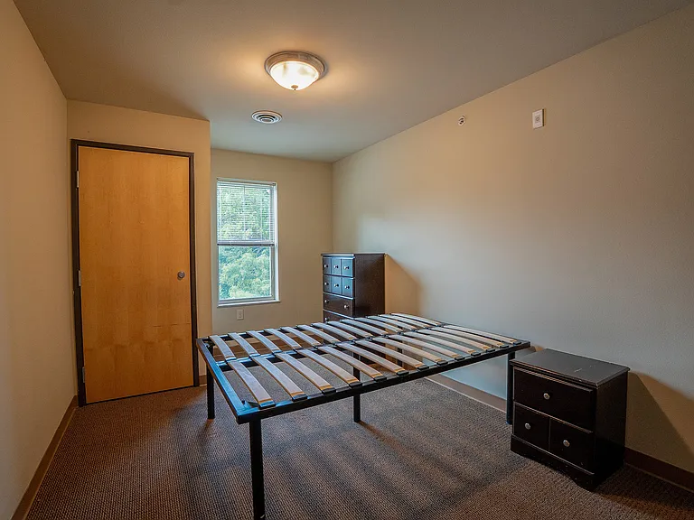 Bedroom4 (1)