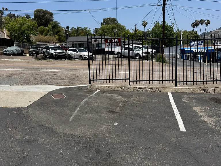 9023 Campo Rd — Photo 17