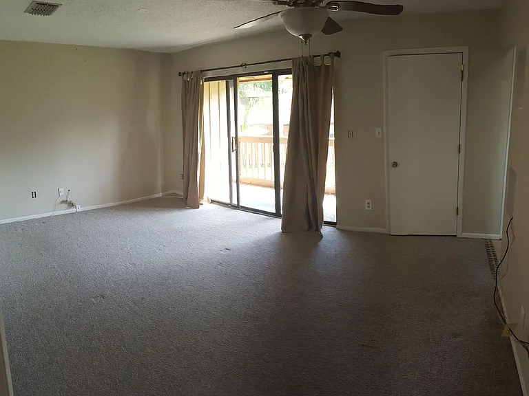 Master Bedroom (2nd Floor)