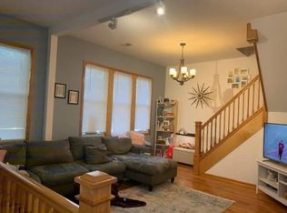2121 W Wellington Ave #2, Chicago, IL 60618