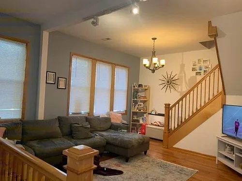 2121 W Wellington Ave #2 Photo 1