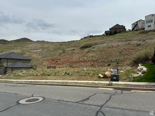 755 S Parkway Dr, North Salt Lake, UT 84054