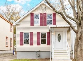 27 Union St, Taunton, MA 02780