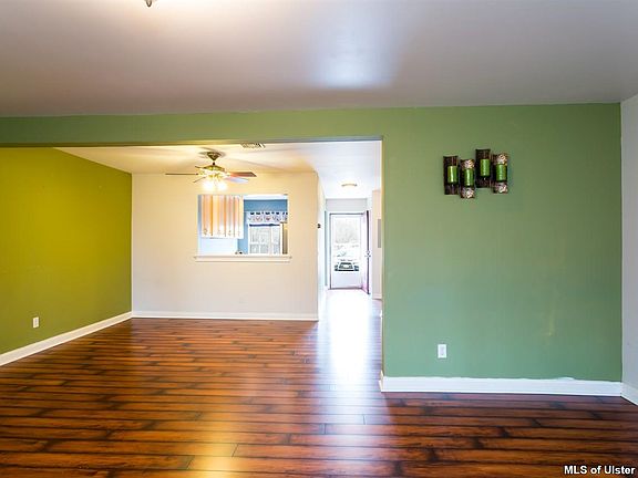 5th image of 19 Troy Ln