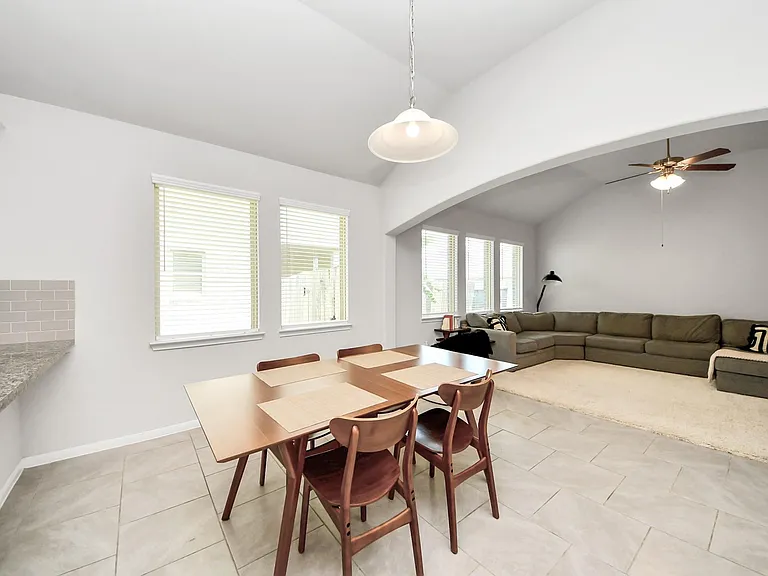 2819 Painted Sunrise Trl — Photo 15