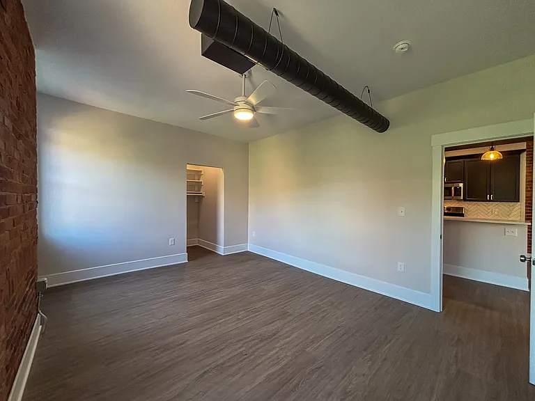 1318 Main St #1 — Photo 17
