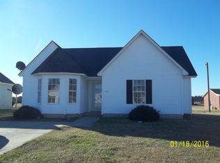 400 Sanders Dr, Rocky Mount, NC 27801