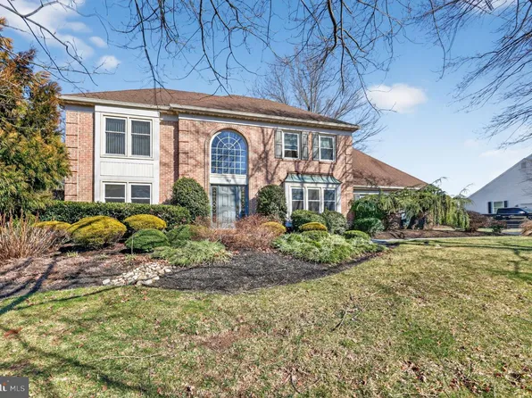 680 Long Acre Ln, Yardley, PA 19067