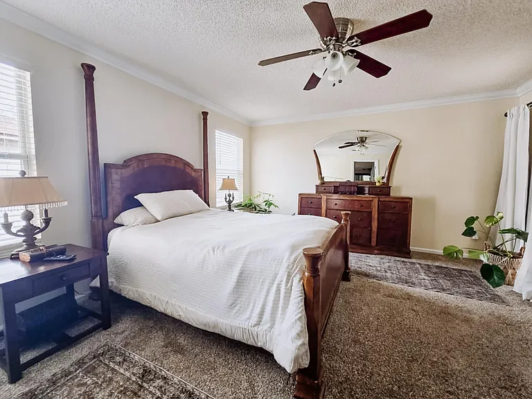 12220 Footpath Ln — Photo 4