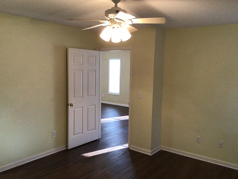5470 Regent Village Dr — Photo 10