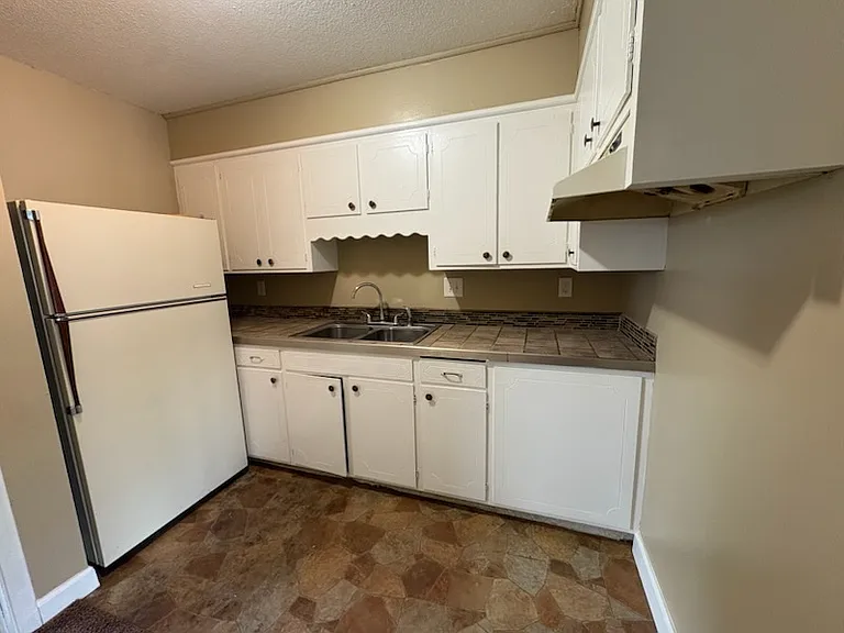 1843 E Dodge St #B — Photo 3