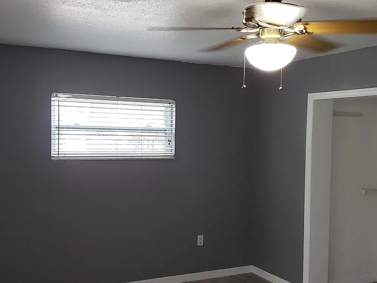 2302 Hutchinson Ave — Photo 16