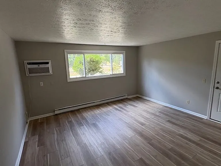 1332 N Chapel St — Photo 6