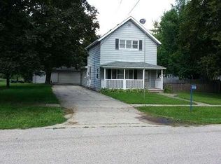 6094 Lyons St, Burlington, WI 53105