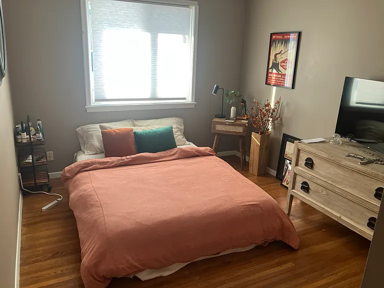 104 Olive St W — Photo 13