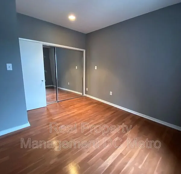 1931 17th St NW #305 — Photo 24