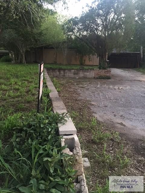 2nd image of 1802 Laurel Dr