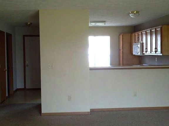 4th image of 3365 Edison Dr