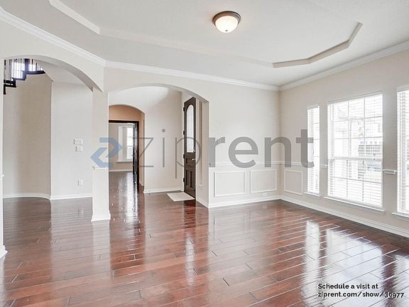 3rd image of 705 Twin Hills Ln
