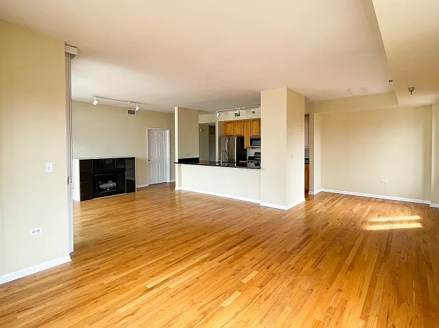 3232 N Halsted St #D502 — Photo 2