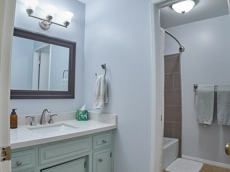 1012 Scott St — Photo 35