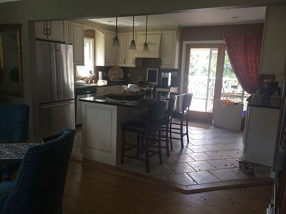 3rd image of 161 Willis Ave